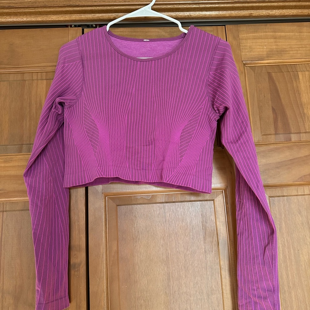 Lululemon Cropped Long Sleeve w/ Ribbed Texture Purple Workout Top-Built in Bra